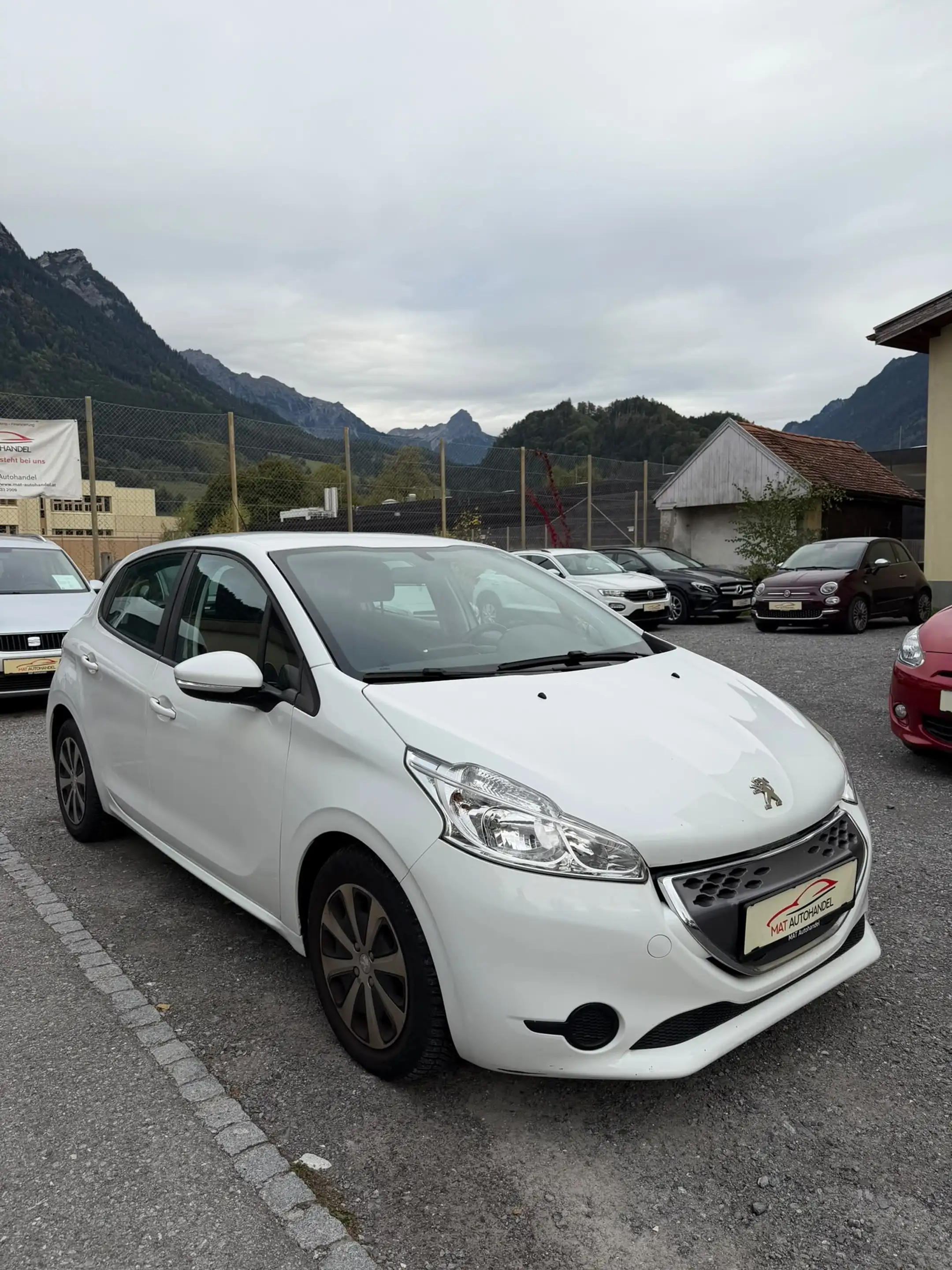 Peugeot 208 208 Active 1.4 e-HDi 68 FAP ASG 5 /Erstbesitz/Neu Vorgeführt/ — photo 3