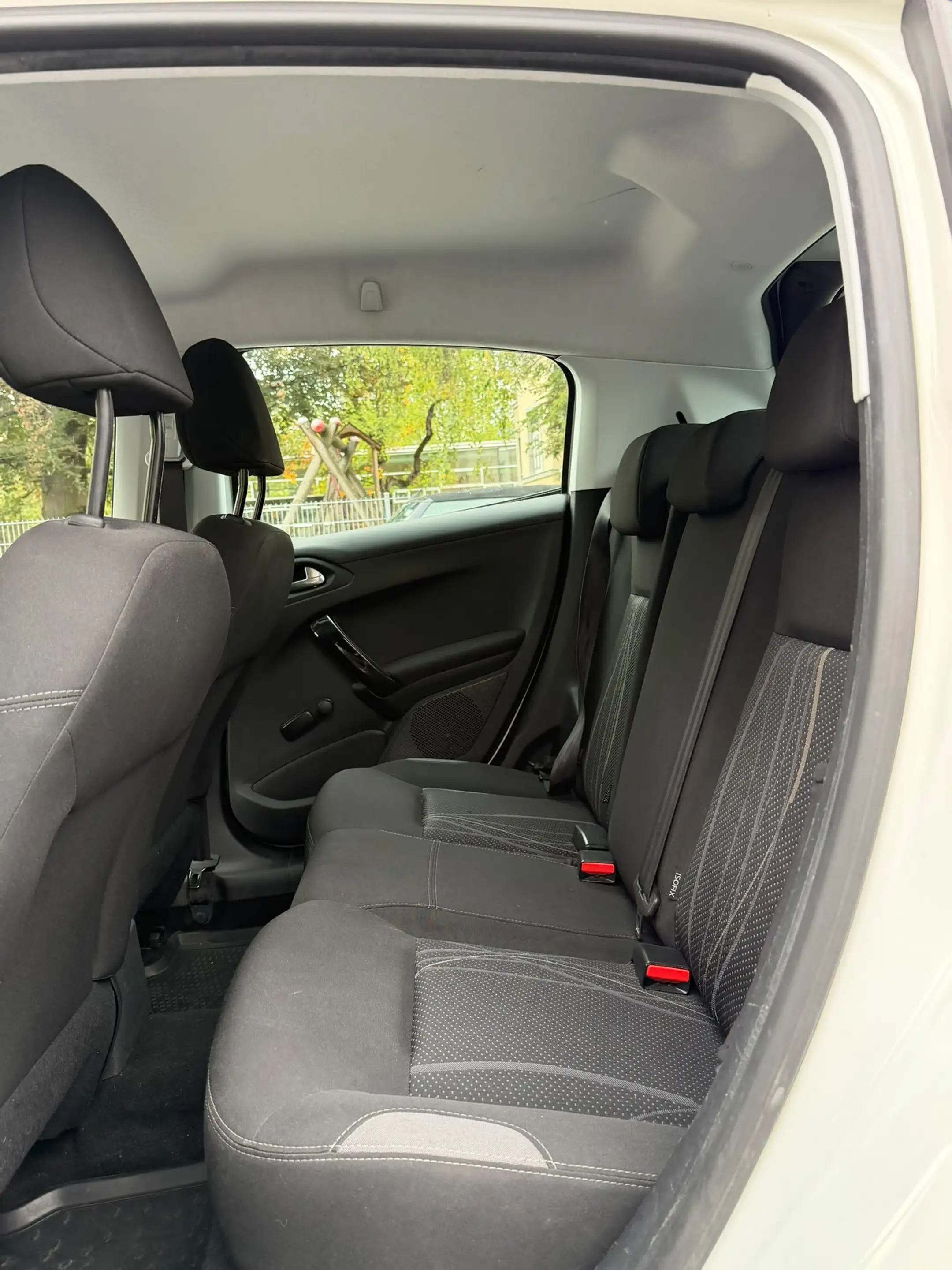 Peugeot 208 208 Active 1.4 e-HDi 68 FAP ASG 5 /Erstbesitz/Neu Vorgeführt/ — photo 12