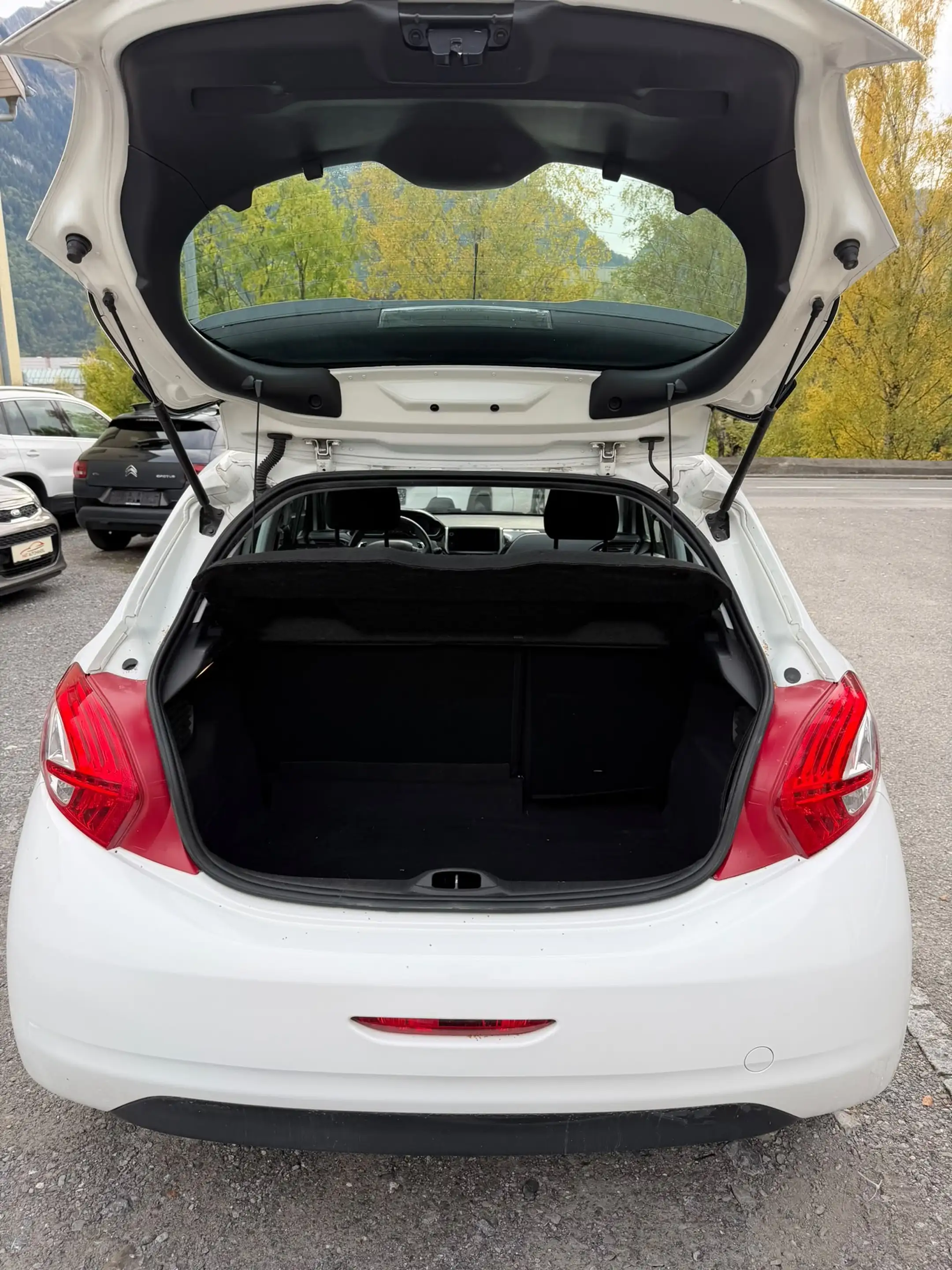 Peugeot 208 208 Active 1.4 e-HDi 68 FAP ASG 5 /Erstbesitz/Neu Vorgeführt/ — photo 15
