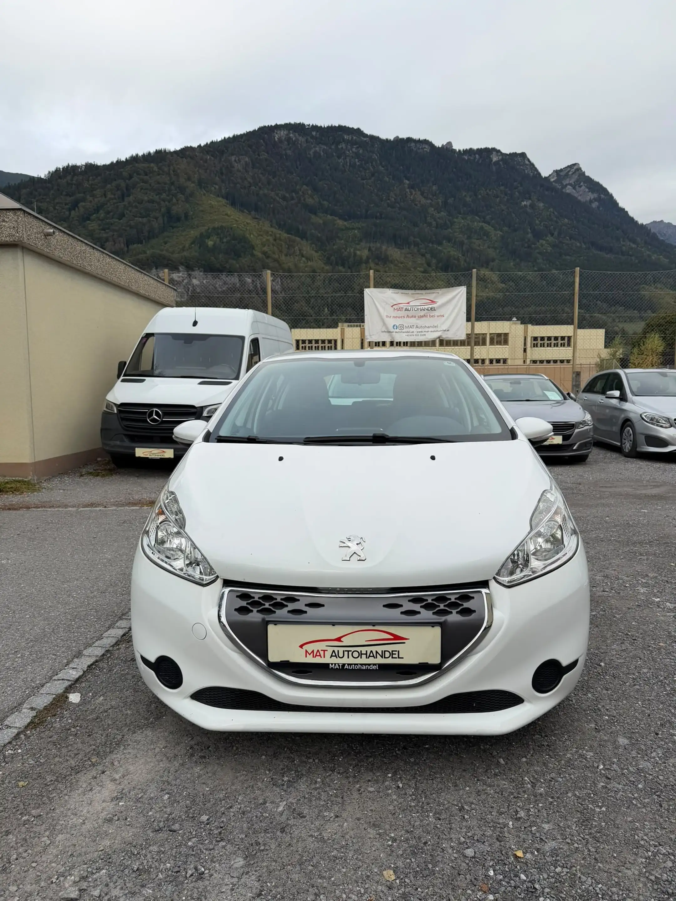 Peugeot 208 208 Active 1.4 e-HDi 68 FAP ASG 5 /Erstbesitz/Neu Vorgeführt/ — photo 2