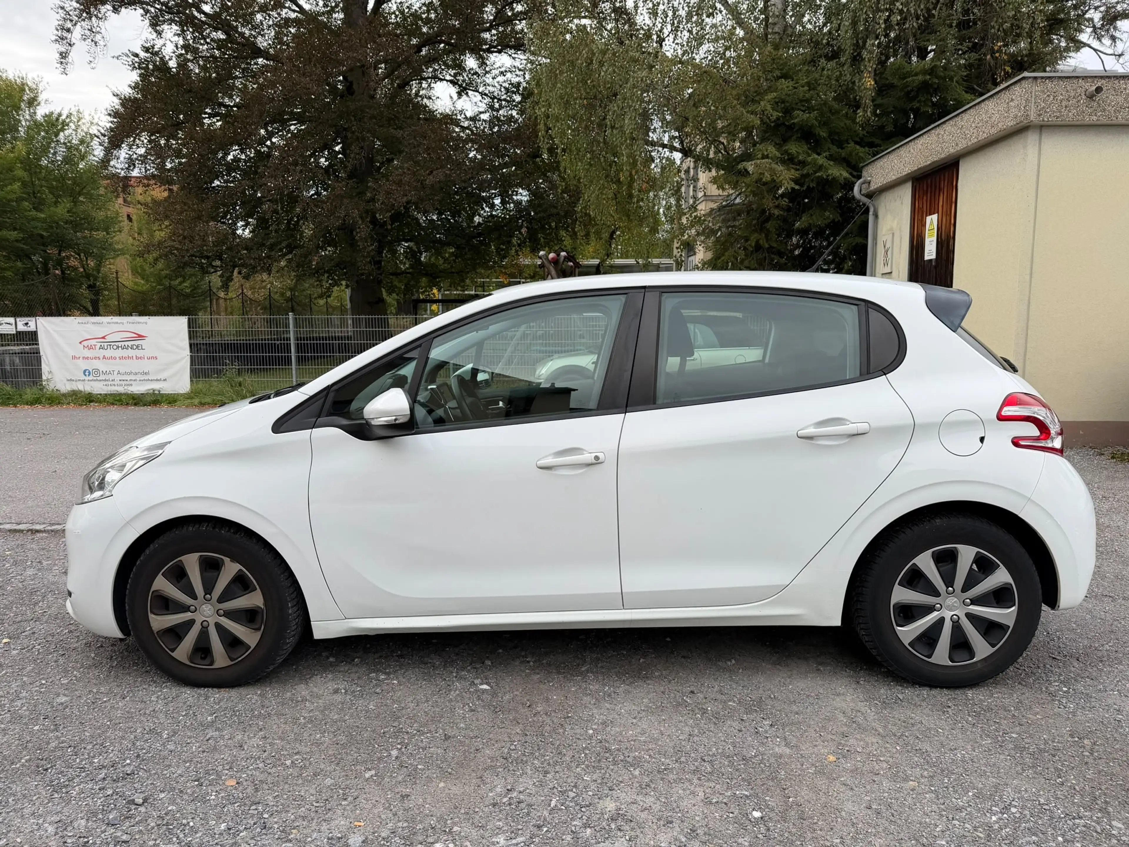 Peugeot 208 208 Active 1.4 e-HDi 68 FAP ASG 5 /Erstbesitz/Neu Vorgeführt/ — photo 8