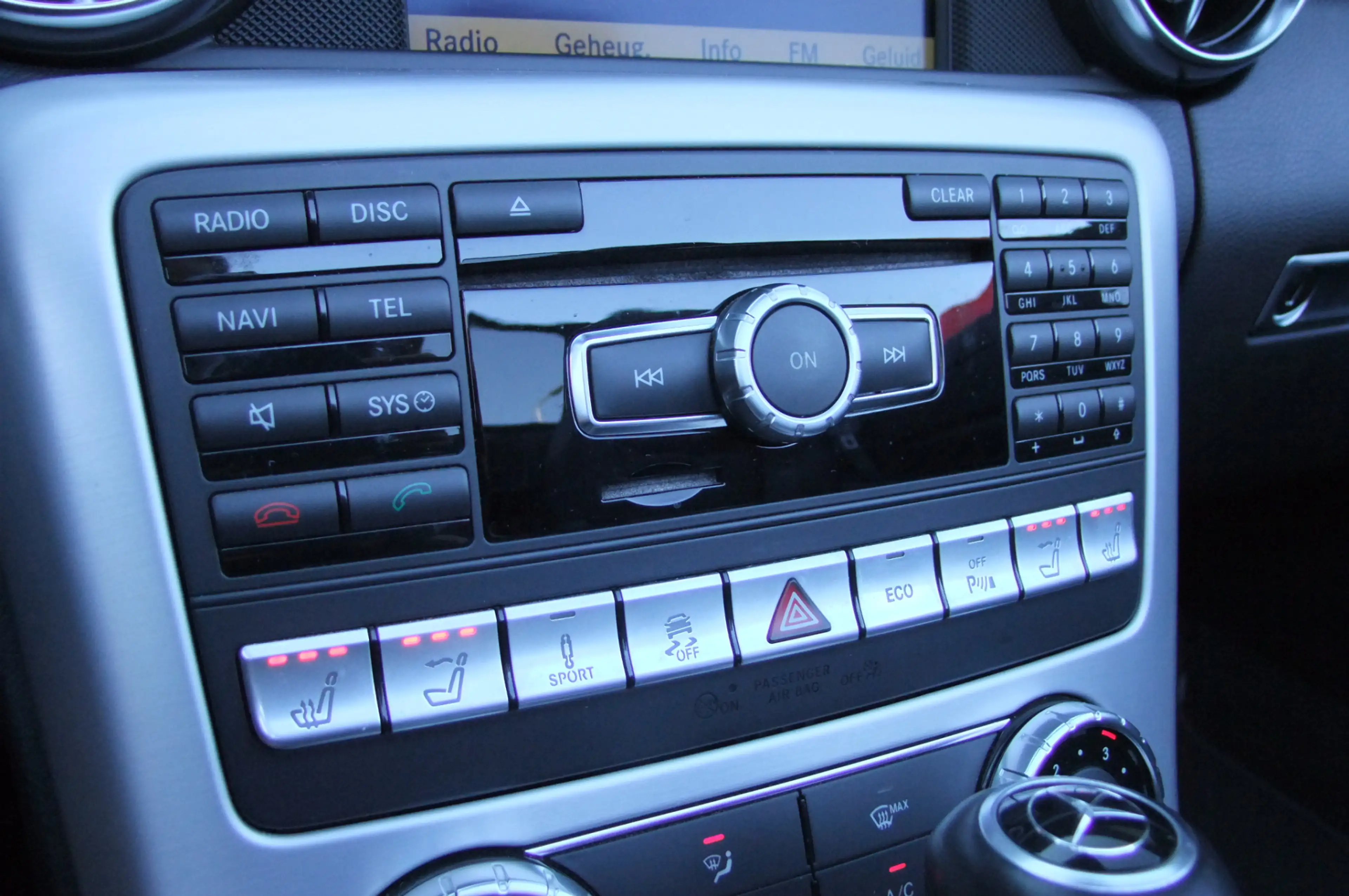 Mercedes-Benz SLK 250 Edition 1/ AMG pakket/ Stoelverwarming + Airscarf/ — photo 37