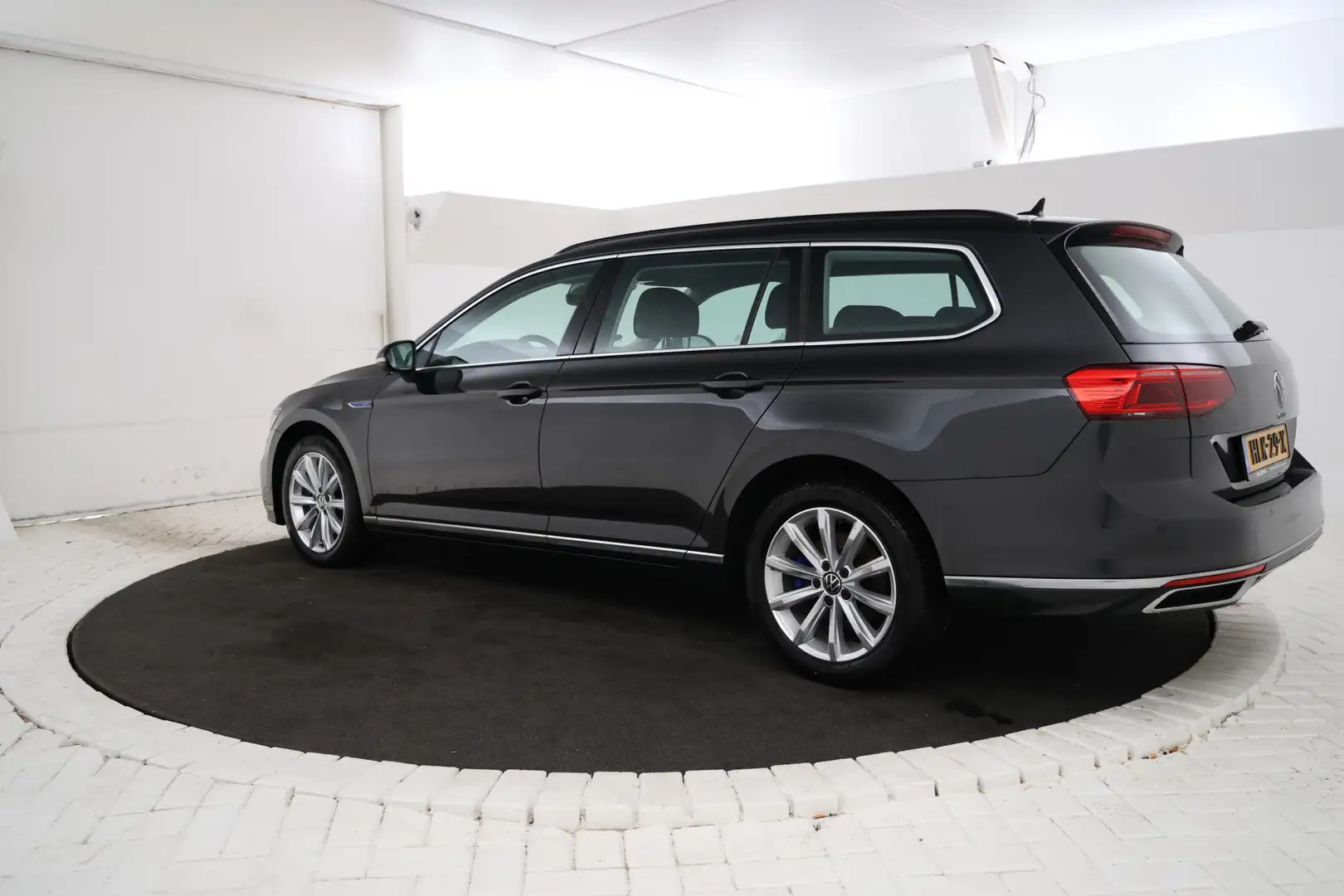 Volkswagen Passat Variant 1.4 TSI PHEV GTE Business Virtual, Apple carplay, Grijs - 2