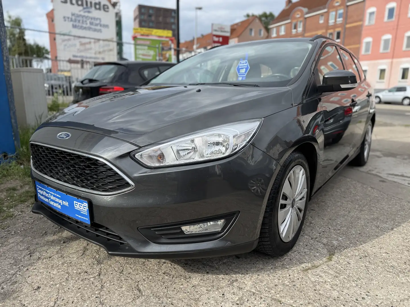 Ford Focus Turnier 1.0 92kW Business Edition/ LED/ NAVIGATION Grau - 1