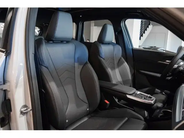 BMW X1 view 8