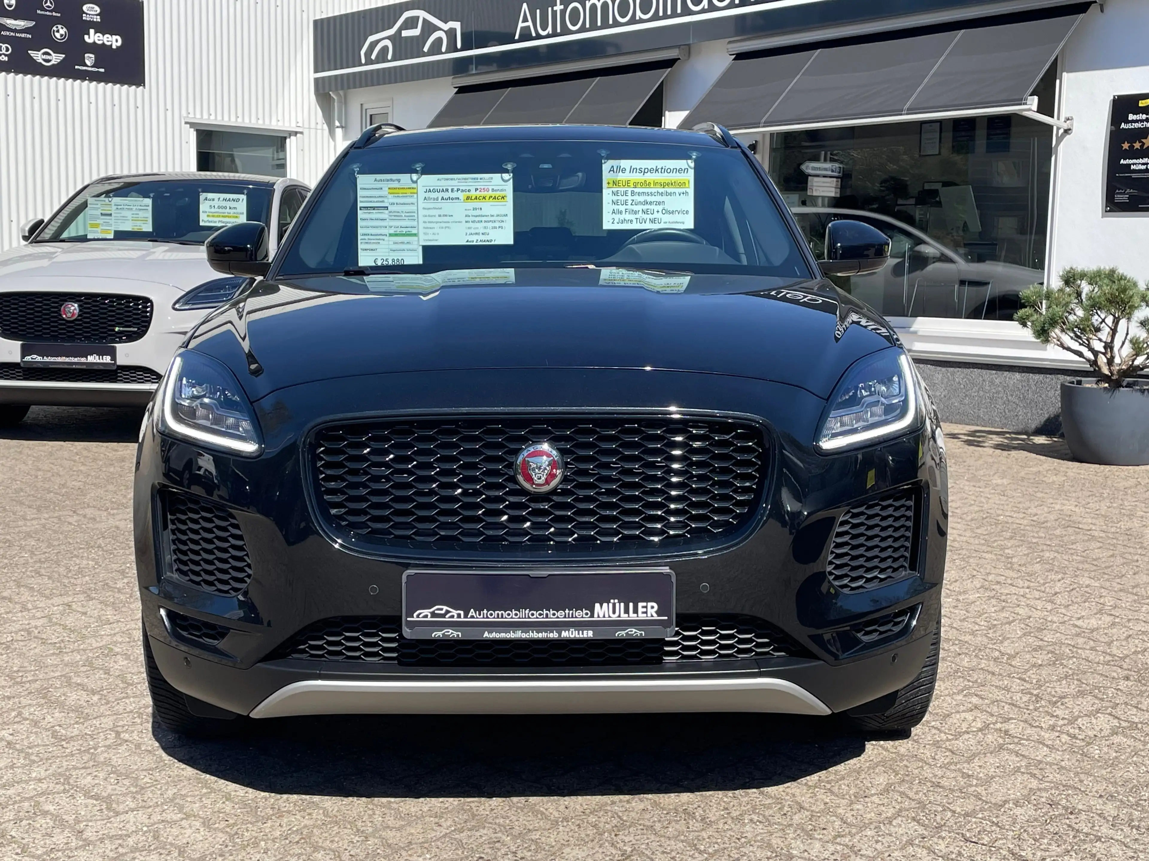 Jaguar E-Pace E-Pace P250 AWD "BLACK PACK"+Panorama+KAMERA+2.Hd — photo 9