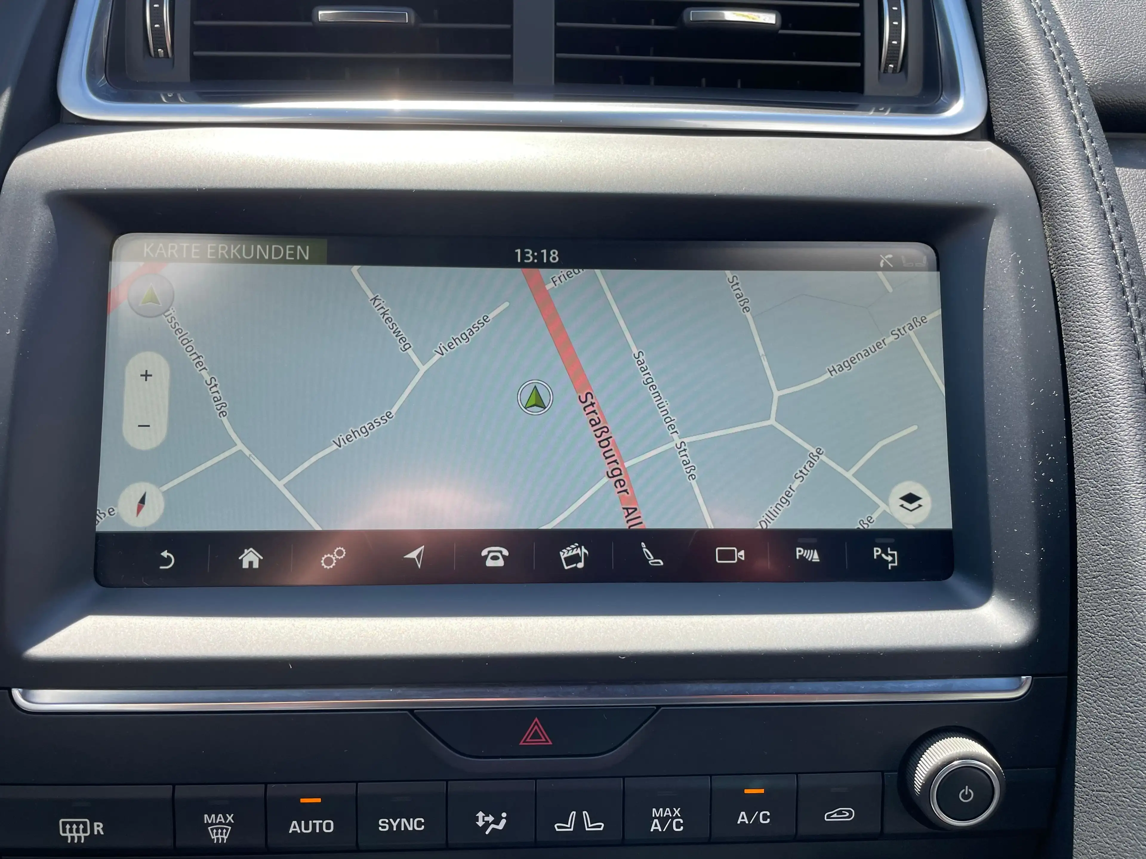 Jaguar E-Pace E-Pace P250 AWD "BLACK PACK"+Panorama+KAMERA+2.Hd — photo 15