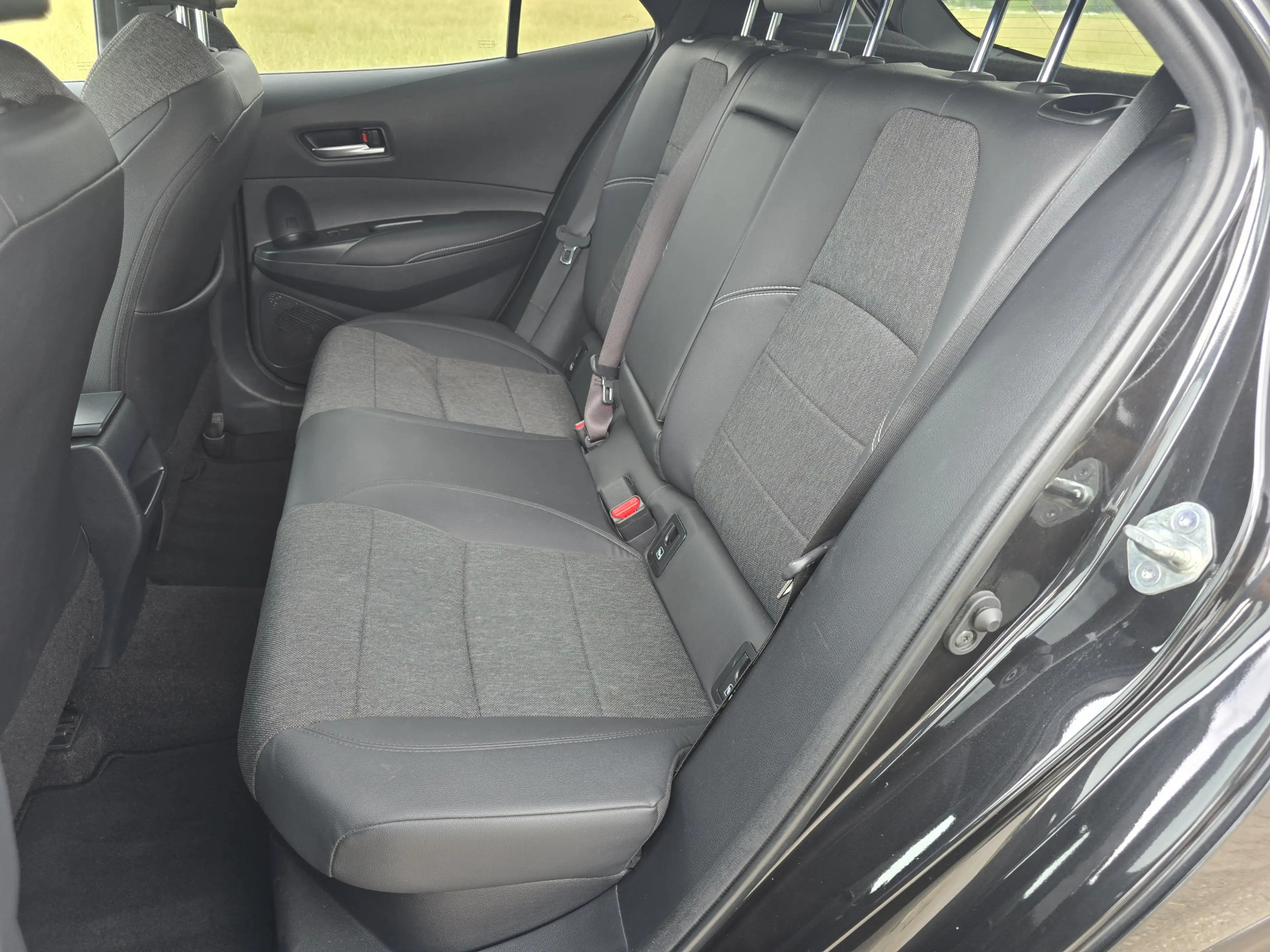 Toyota Corolla 1.8 Hybrid - Euro 6 - 122 Pk - Navi - ParkeerCamer — photo 19