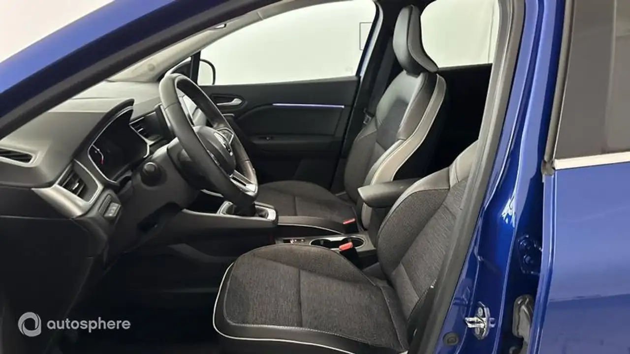 Renault Captur — photo 12