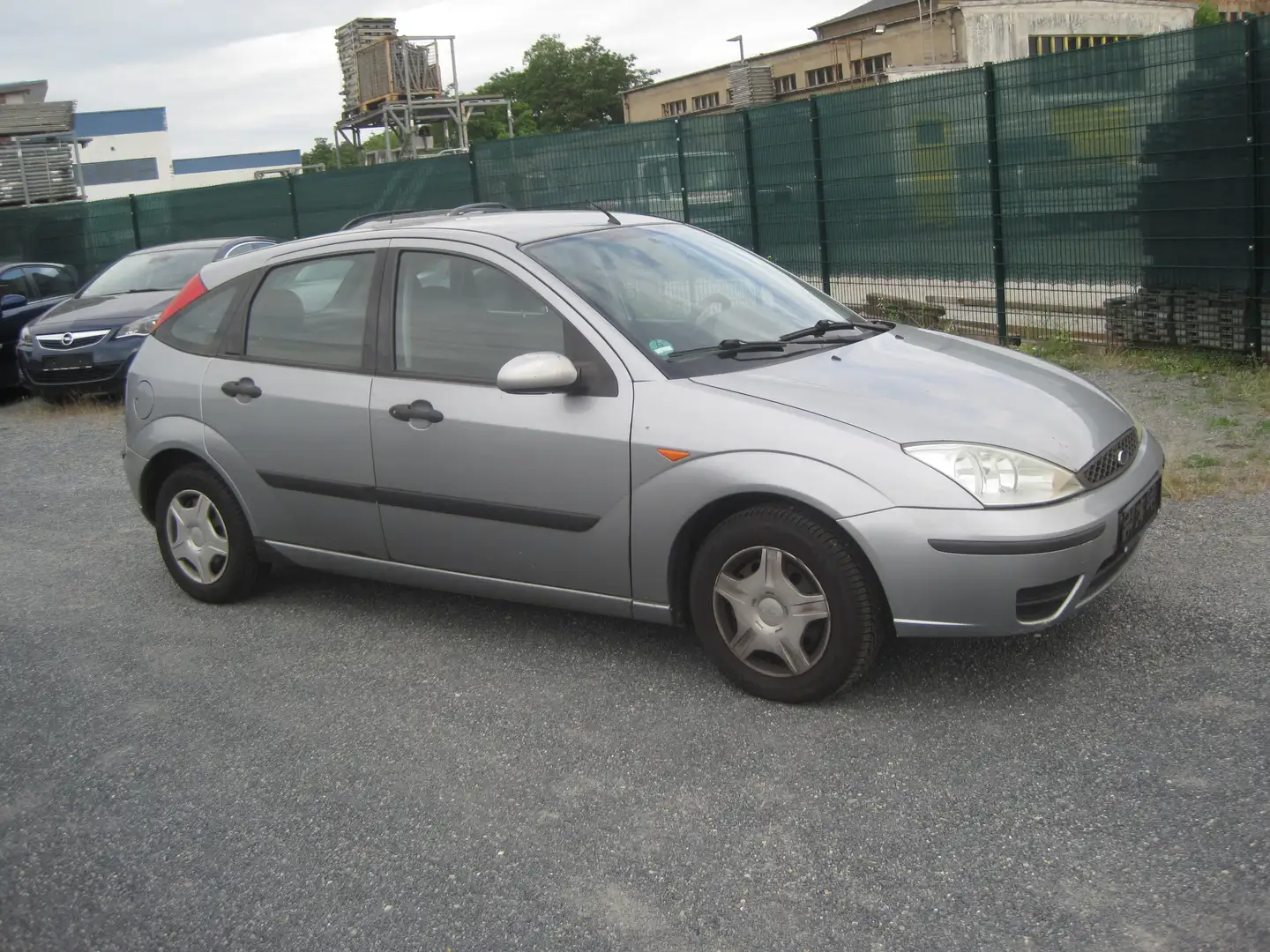 Ford Focus 1.6 ,,TÜV 05/2026 Plateado - 1