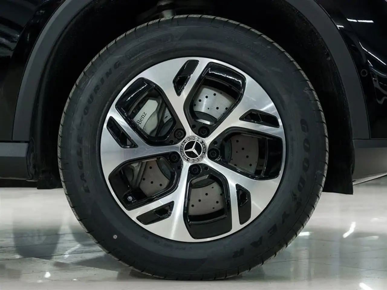 Mercedes-Benz GLC снимка Mercedes-Benz GLC