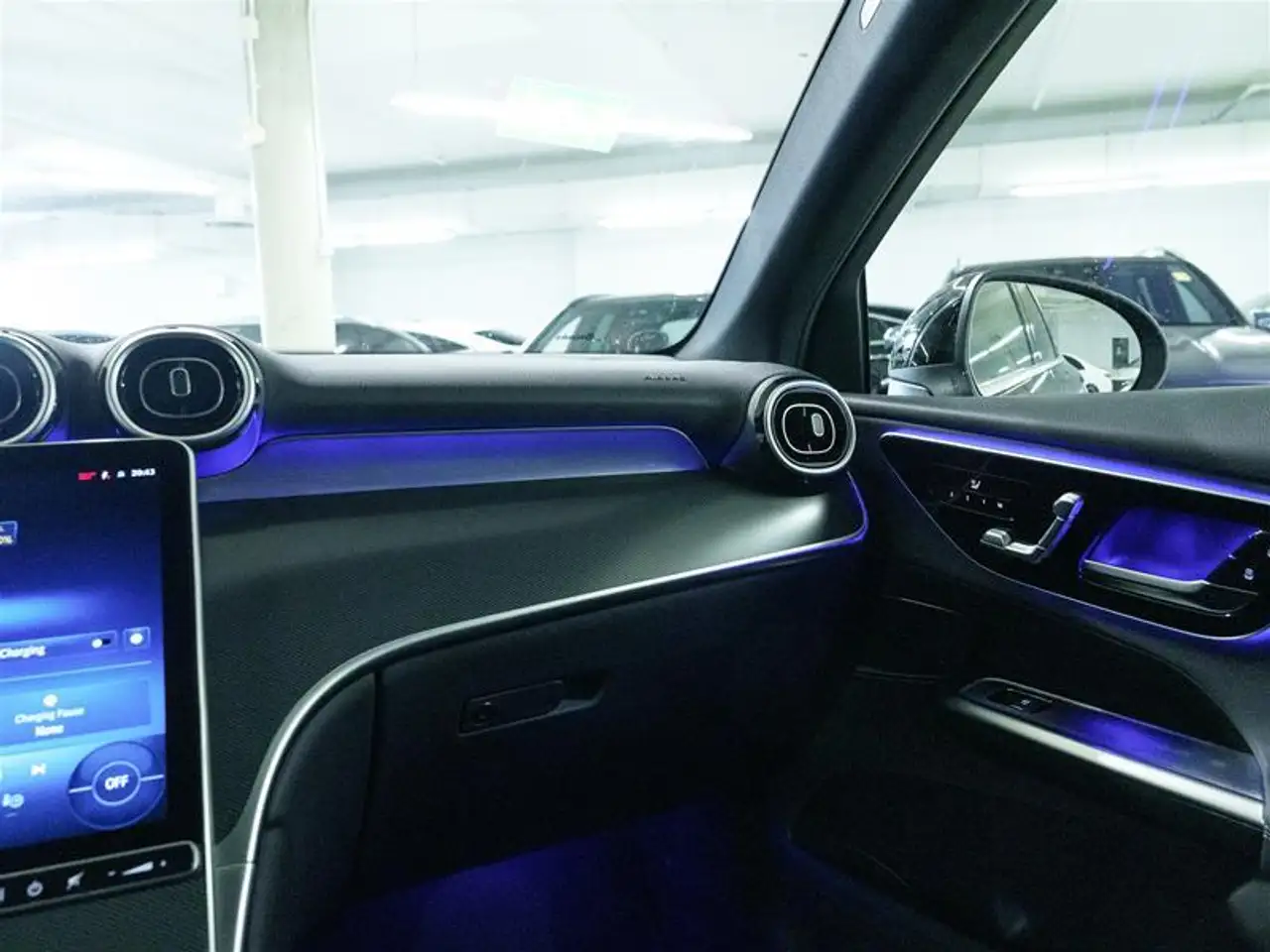Mercedes-Benz GLC снимка Mercedes-Benz GLC