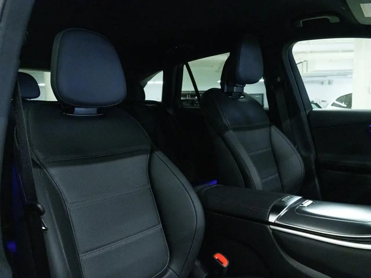 Mercedes-Benz GLC снимка Mercedes-Benz GLC