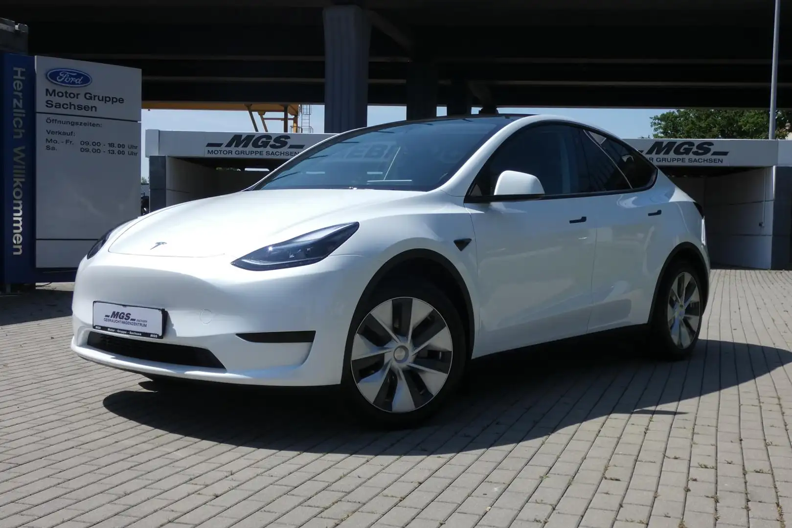 Tesla Model Y 'SR RWD' #LED #PANO #360° #WIFI - 2
