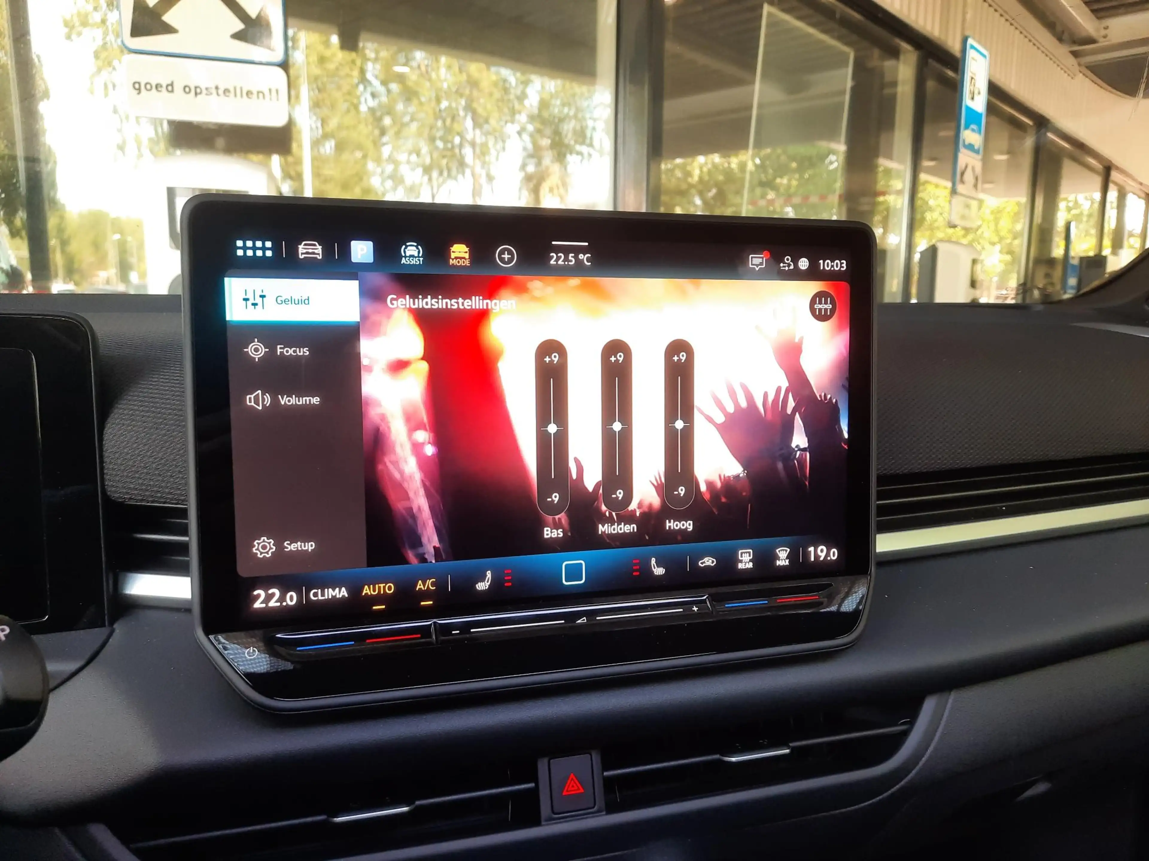 Volkswagen T-Roc 1.5 eTSI 150pk DSG R-Line Blackstyle (Pano,Camera) — photo 25