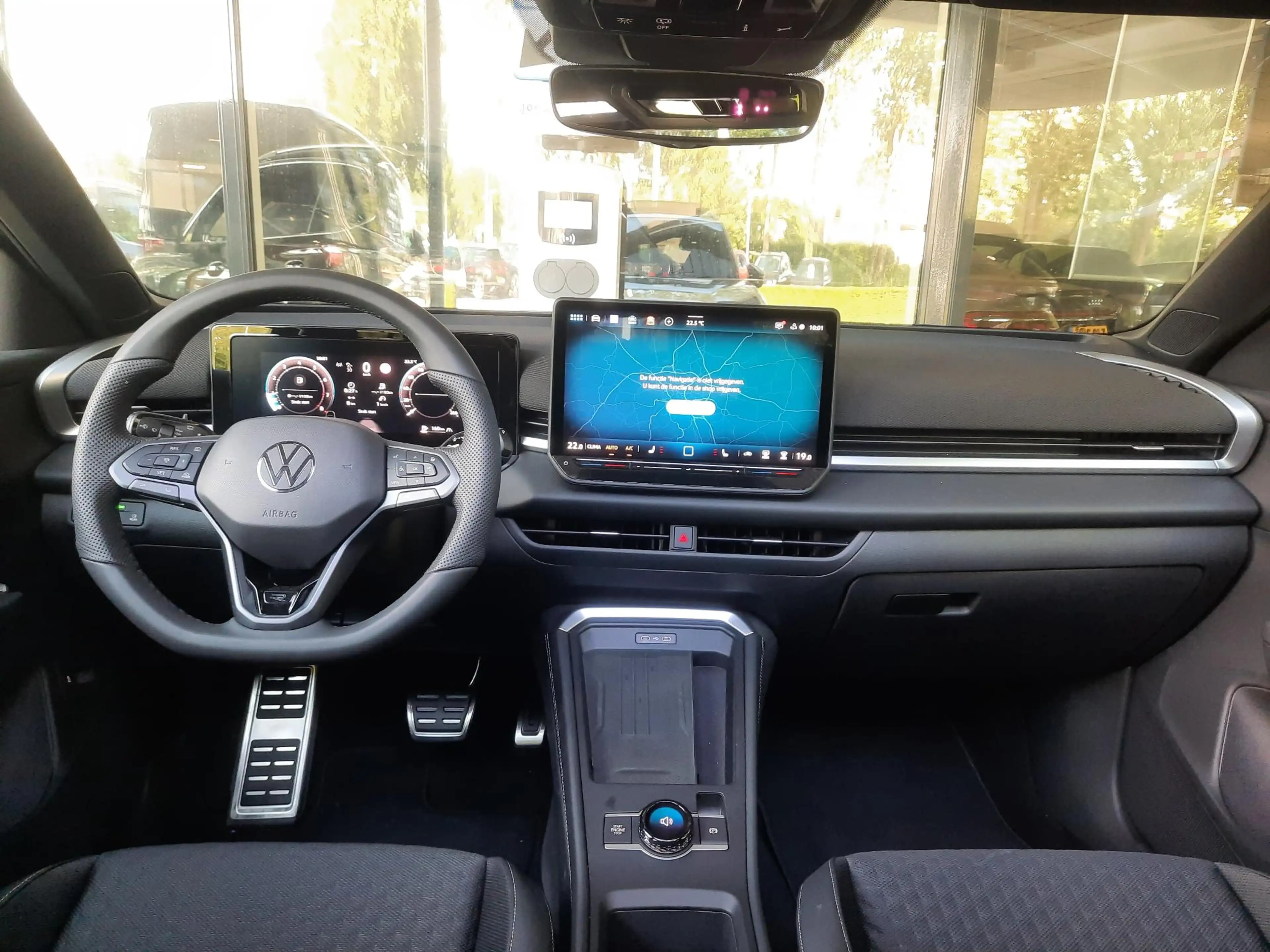 Volkswagen T-Roc 1.5 eTSI 150pk DSG R-Line Blackstyle (Pano,Camera) — photo 12