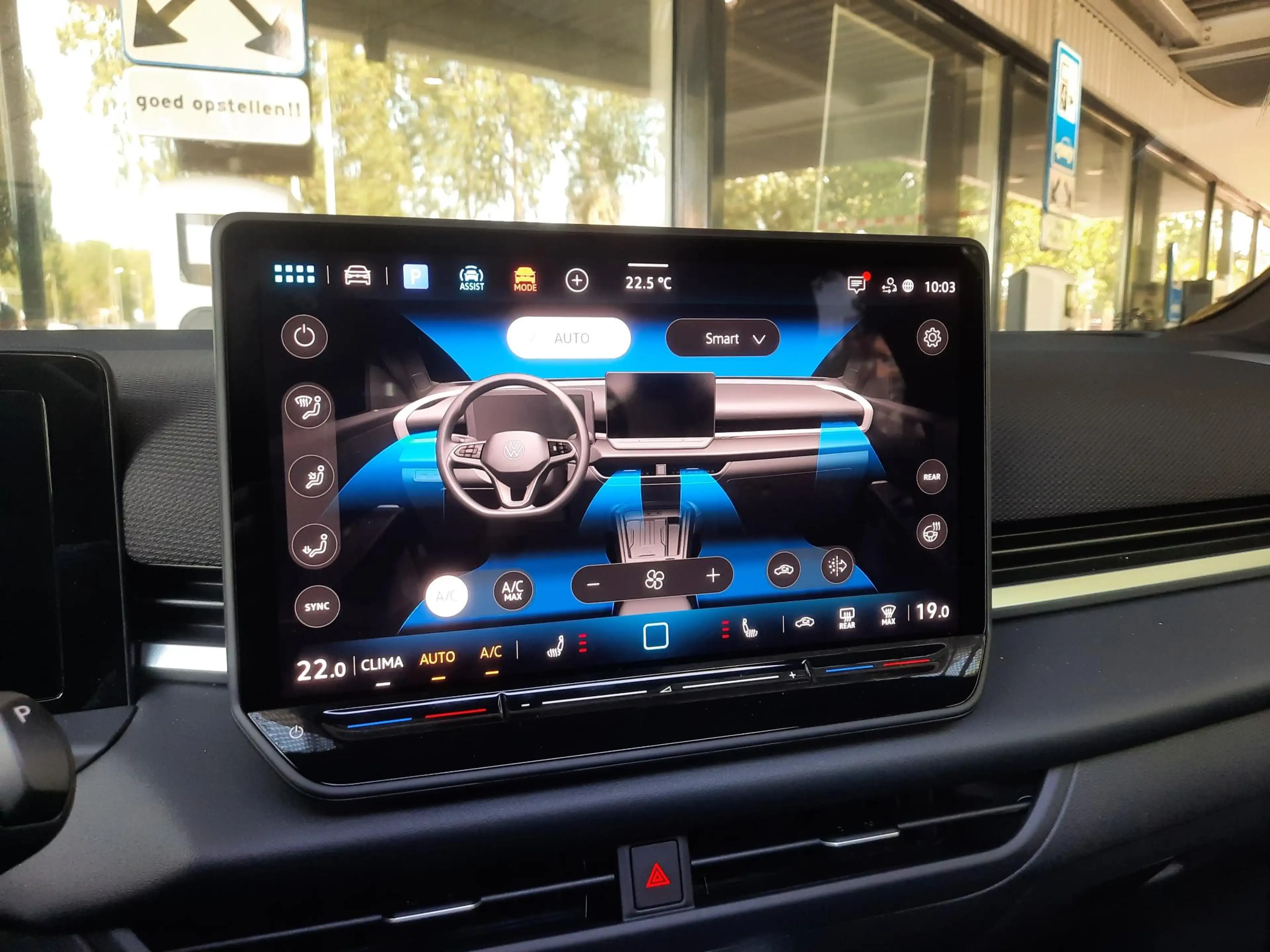 Volkswagen T-Roc 1.5 eTSI 150pk DSG R-Line Blackstyle (Pano,Camera) — photo 24