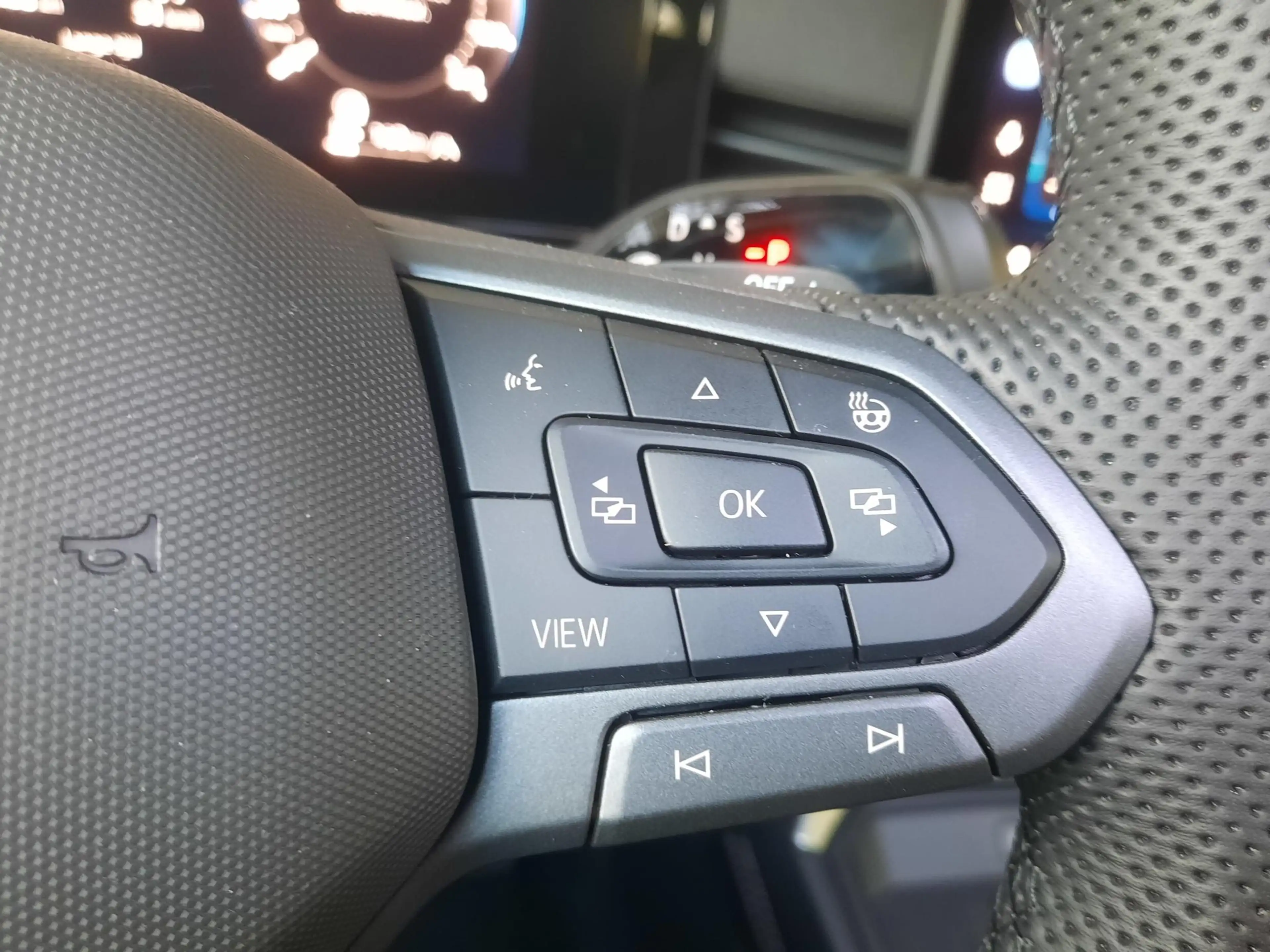 Volkswagen T-Roc 1.5 eTSI 150pk DSG R-Line Blackstyle (Pano,Camera) — photo 15