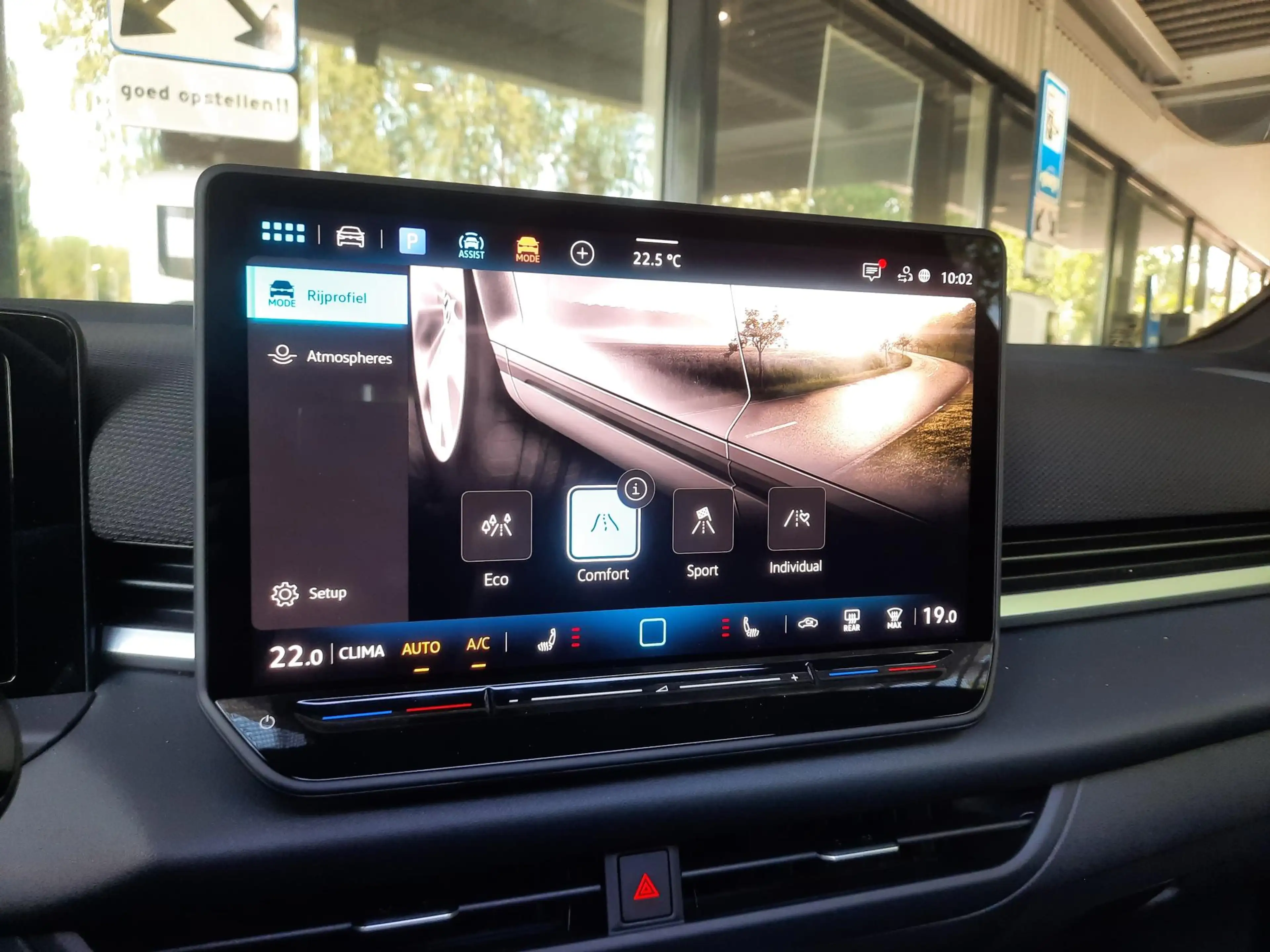 Volkswagen T-Roc 1.5 eTSI 150pk DSG R-Line Blackstyle (Pano,Camera) — photo 22