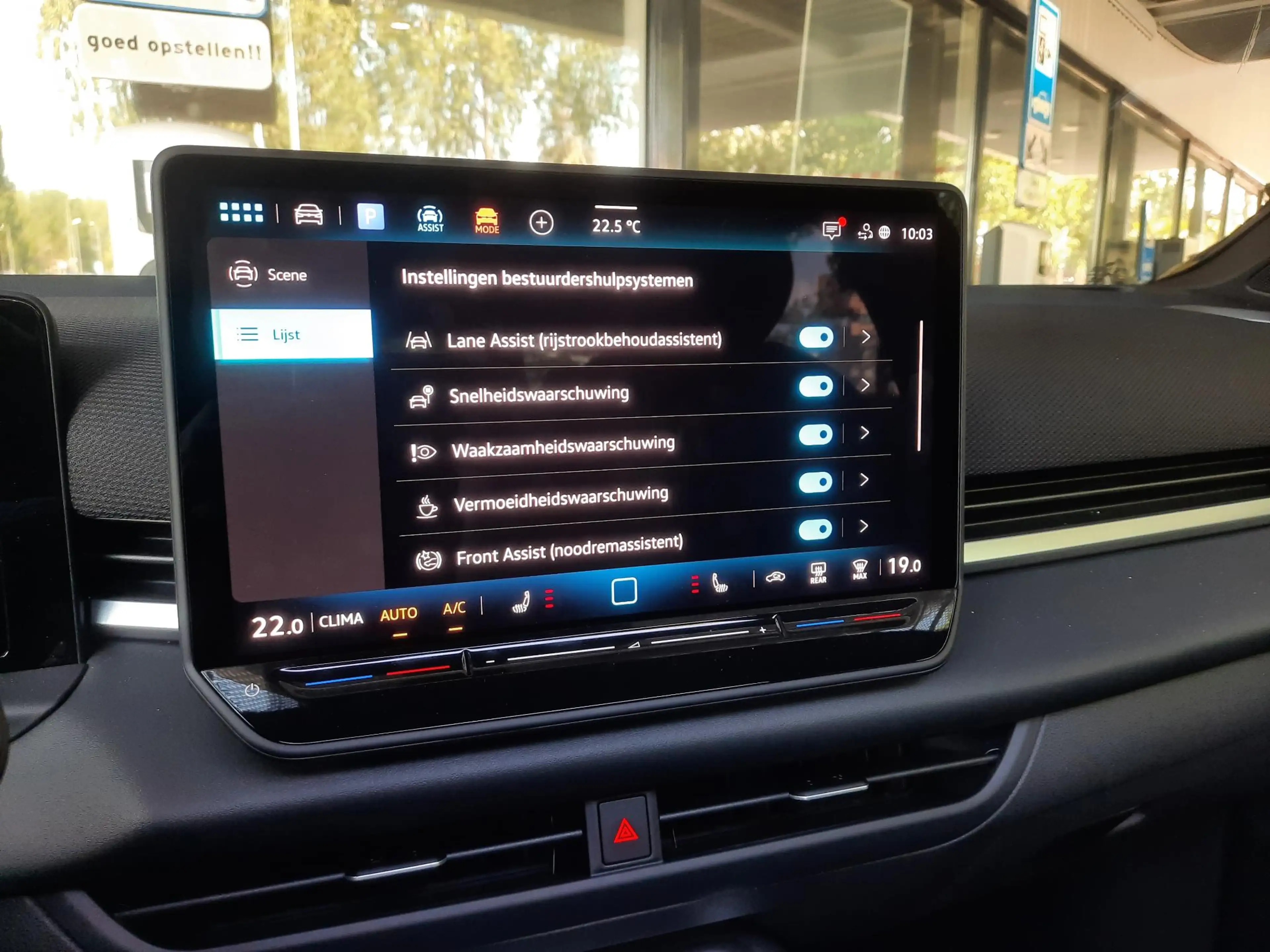 Volkswagen T-Roc 1.5 eTSI 150pk DSG R-Line Blackstyle (Pano,Camera) — photo 26