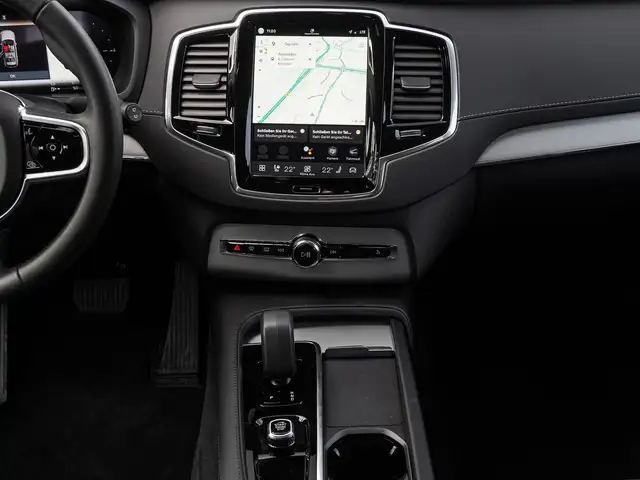 Volvo XC90 view 13