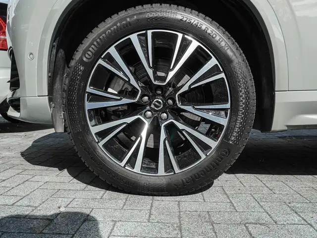 Volvo XC90 view 7