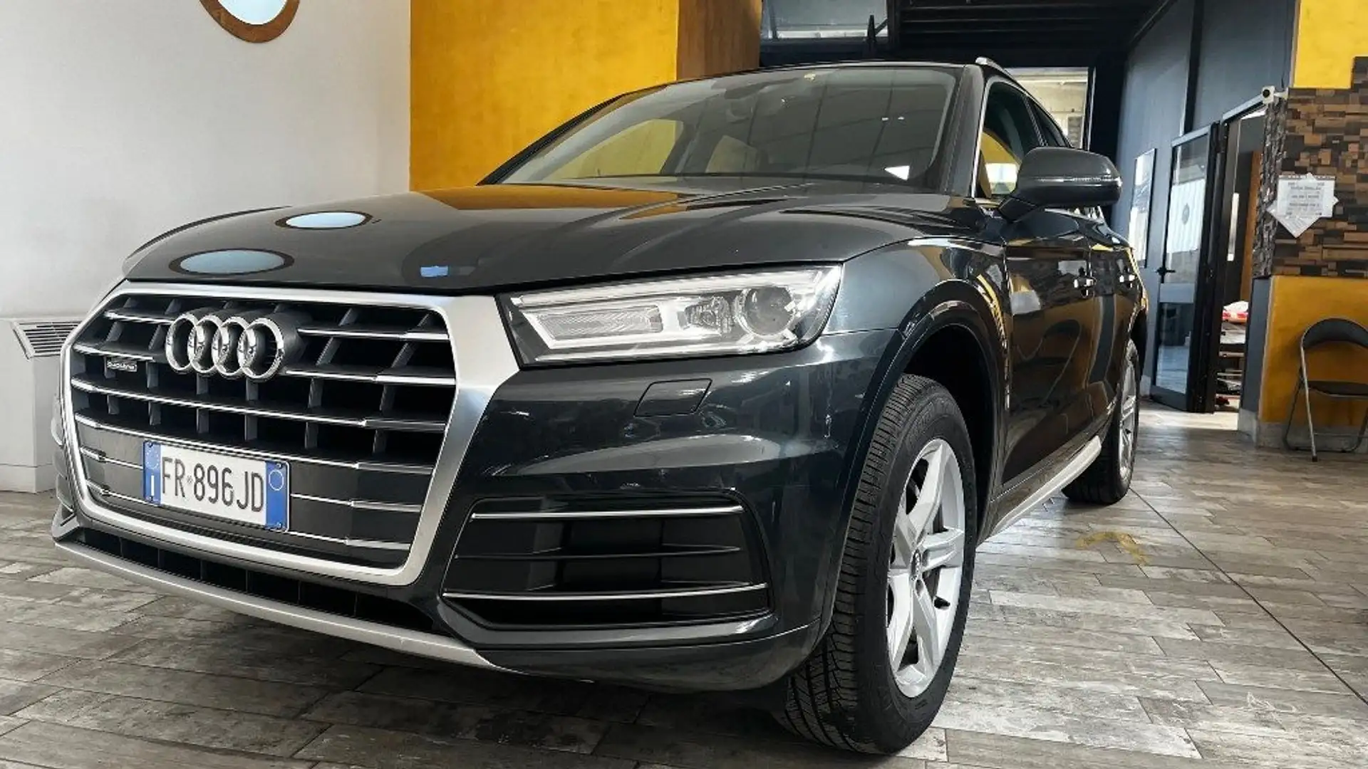 Audi Q5 2.0 TDI quattro S tronic Business Sport Grigio - 1