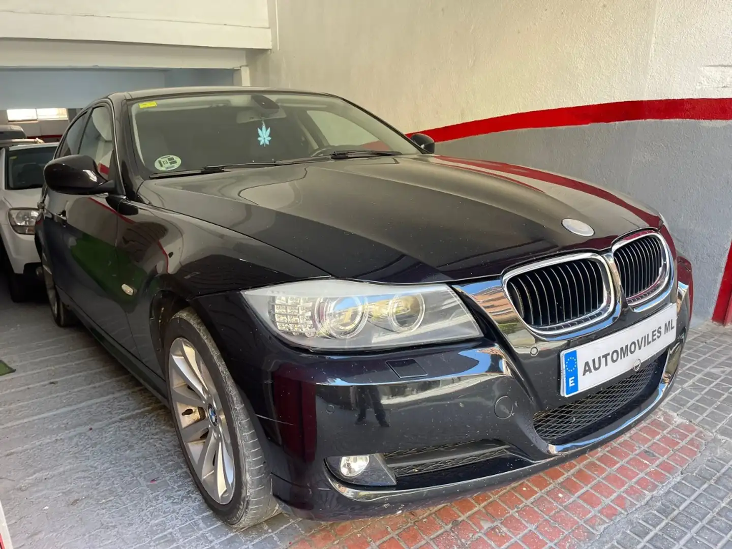 BMW 320 320d Aut. Noir - 2