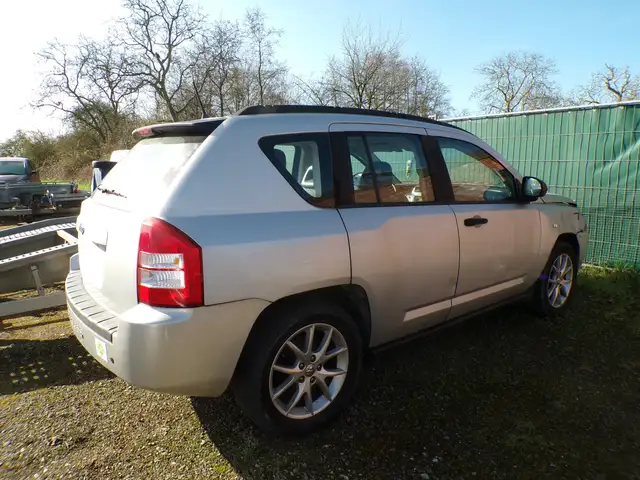 Jeep Compass 2.4i DOHC Dual VVT + LPG