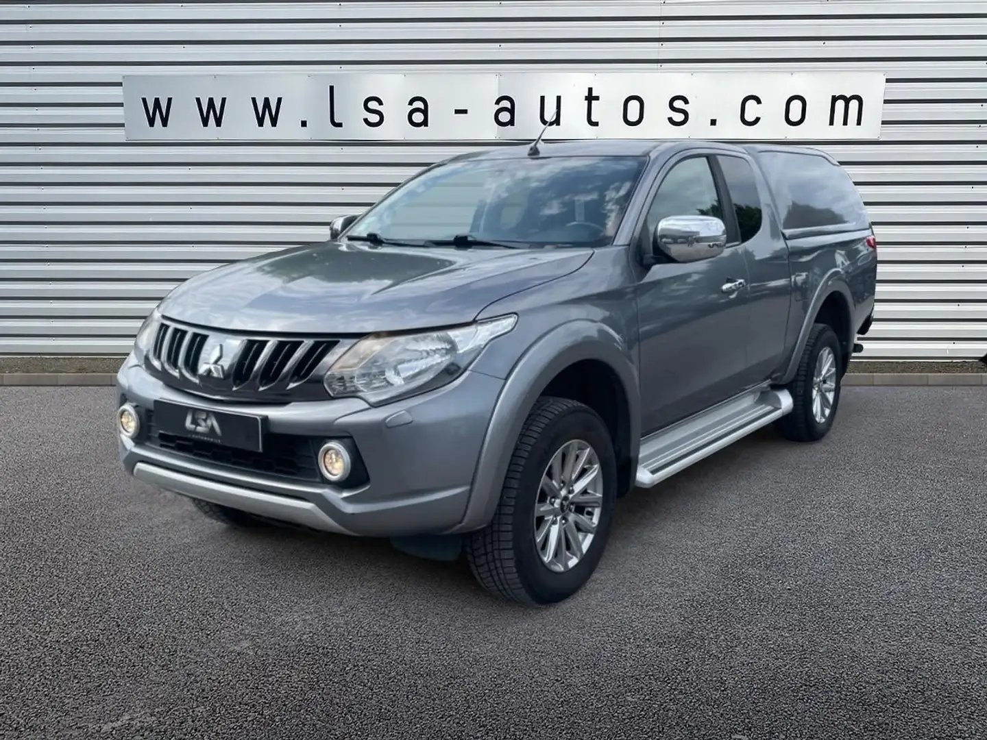 Mitsubishi PICK UP 2.4 DI-D 181 Intense Grau - 1