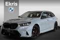 BMW M5 Touring M Driver's Pack | Bowers & Wilkins | Panor Grijs - thumbnail 1
