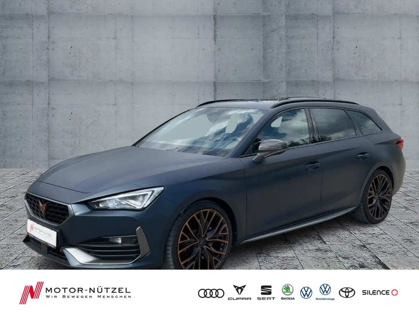 CUPRA Leon ST 2.0 TSI DSG LED+NAVI+AHK+PANO+BEATS+DAB Blau - 1