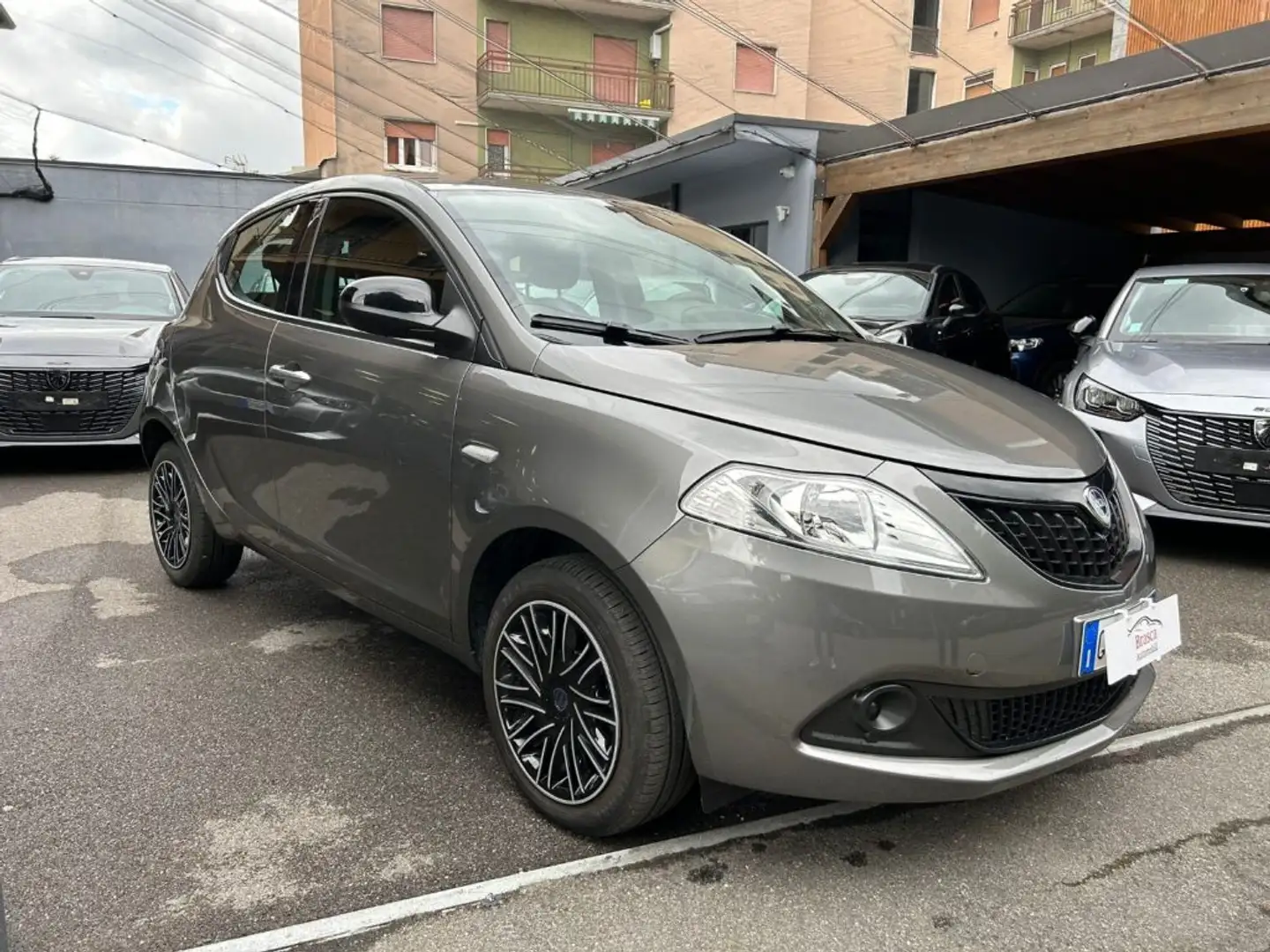 Lancia Ypsilon 1.0 FireFly 5 porte Hybrid Gold *PREZZO PROMO* Grigio - 2