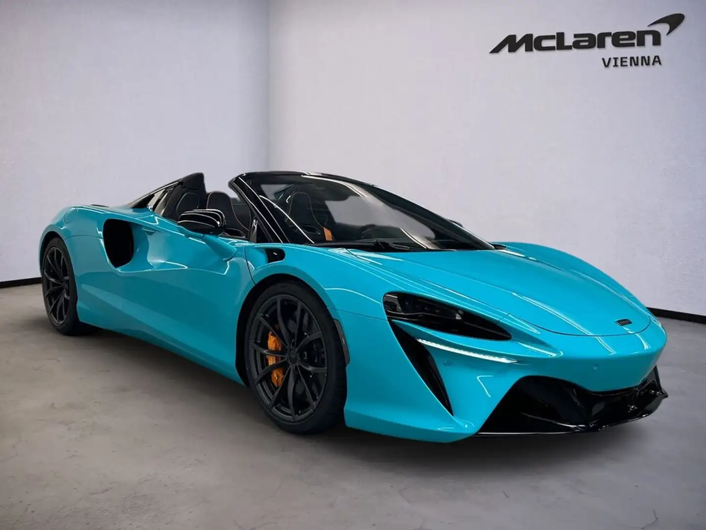 McLaren Artura Artura Spider / Tokyo Cyan / B&W / 1%LeasingAktion Blau - 2