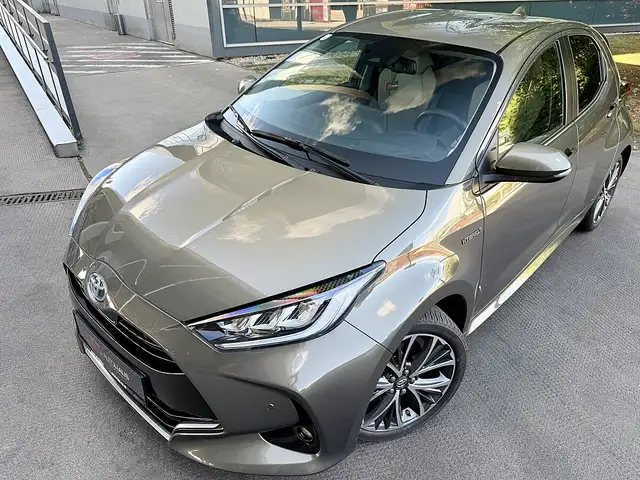 Toyota Yaris 1,5 Hybrid Lounge | HUD | ACC | Navi | Kamera