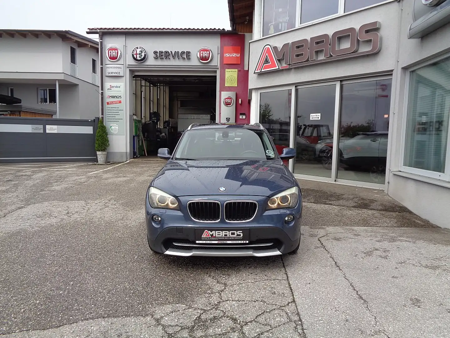 BMW X1 xDrive18d Allrad Automatik Diesel + Anhängerkup... Azul - 2