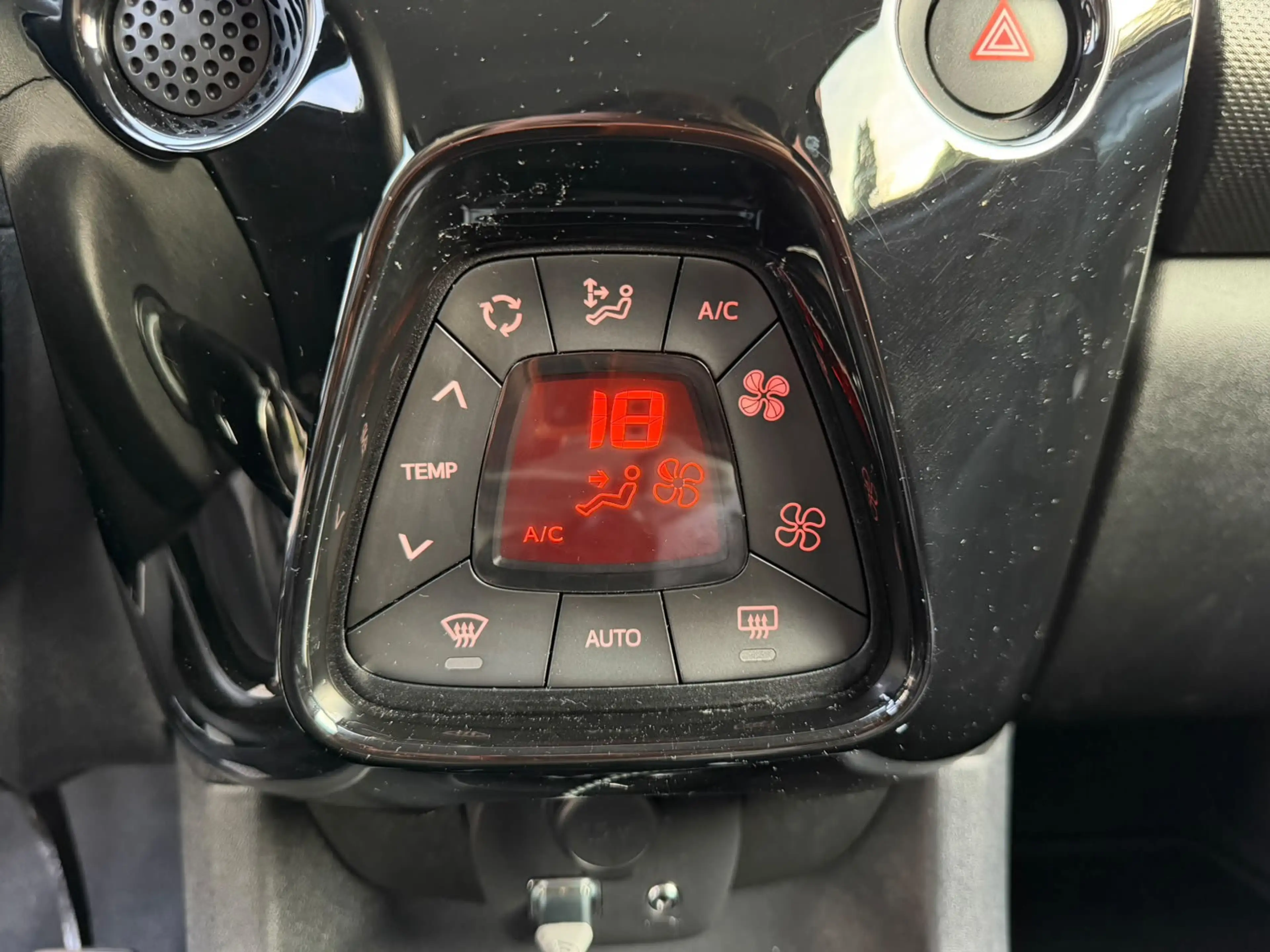 Citroen C1 1.0 | Apple CarPlay | Stoelverwarming | Automatisc — photo 14