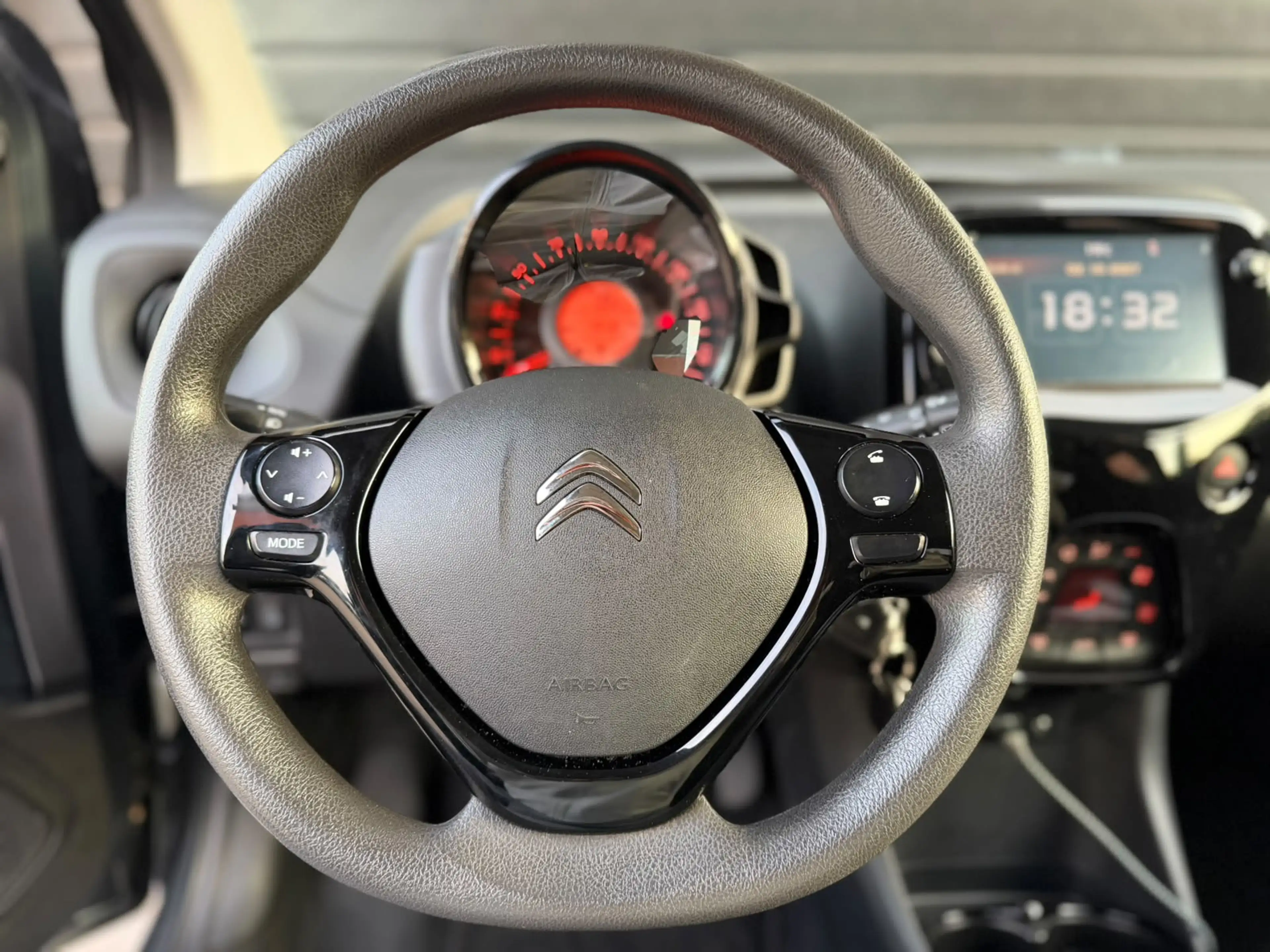Citroen C1 1.0 | Apple CarPlay | Stoelverwarming | Automatisc — photo 8
