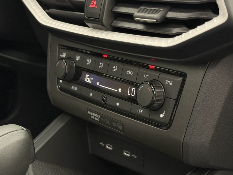 SEAT Ibiza Ibiza 1.5 TSI DSG FR Black Ed.+PANO+NAV+CAM+LED — photo 36