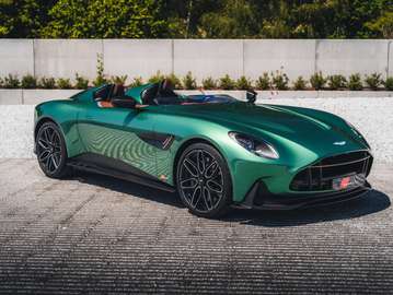 DBR22 / 1 OF 22 / DBR22 Green / Carbon