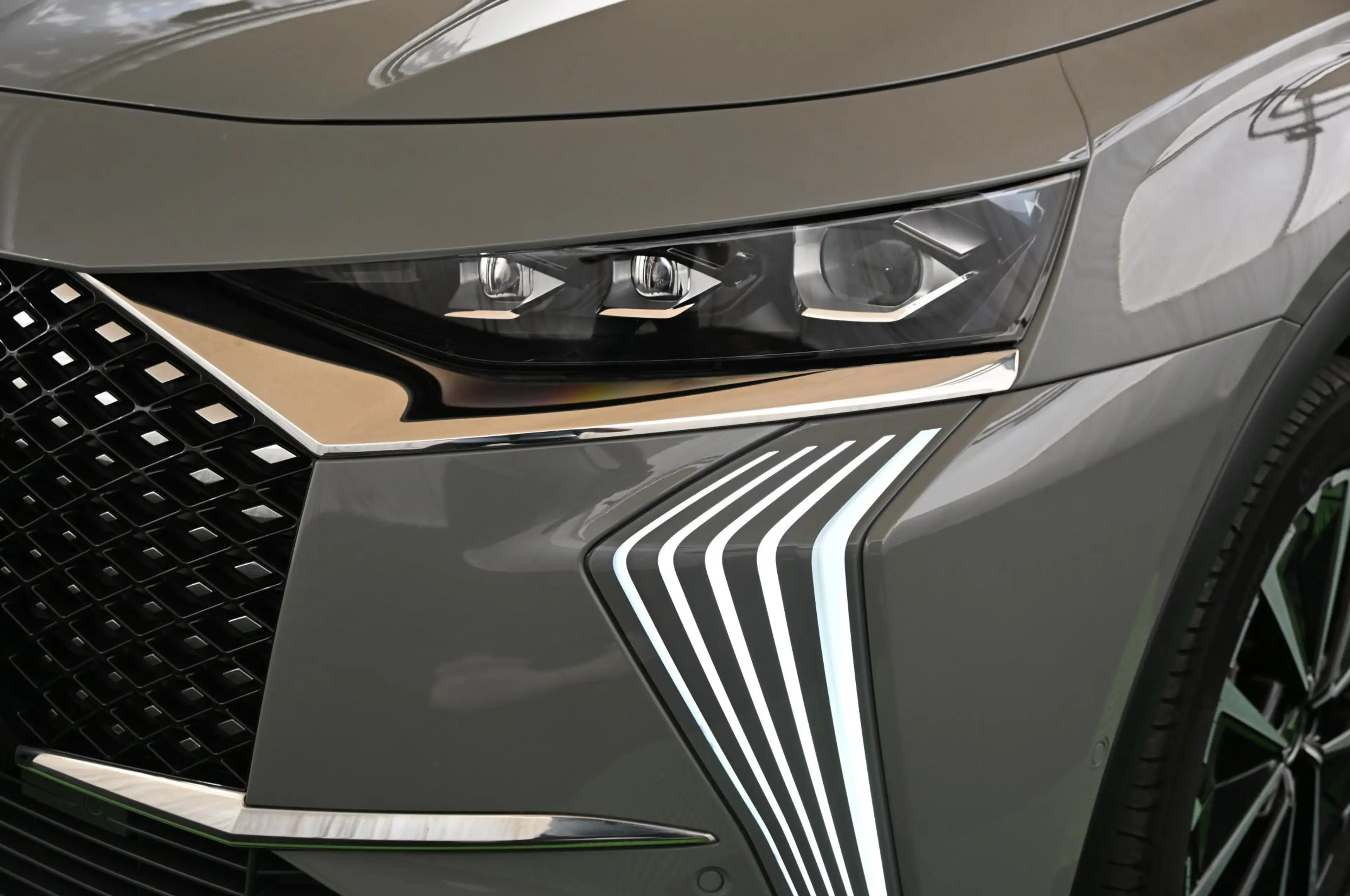 DS Automobiles DS 7 Crossback 1.6 E-TENSE 300 4x4 Rivoli 62.000 EUR — photo 9