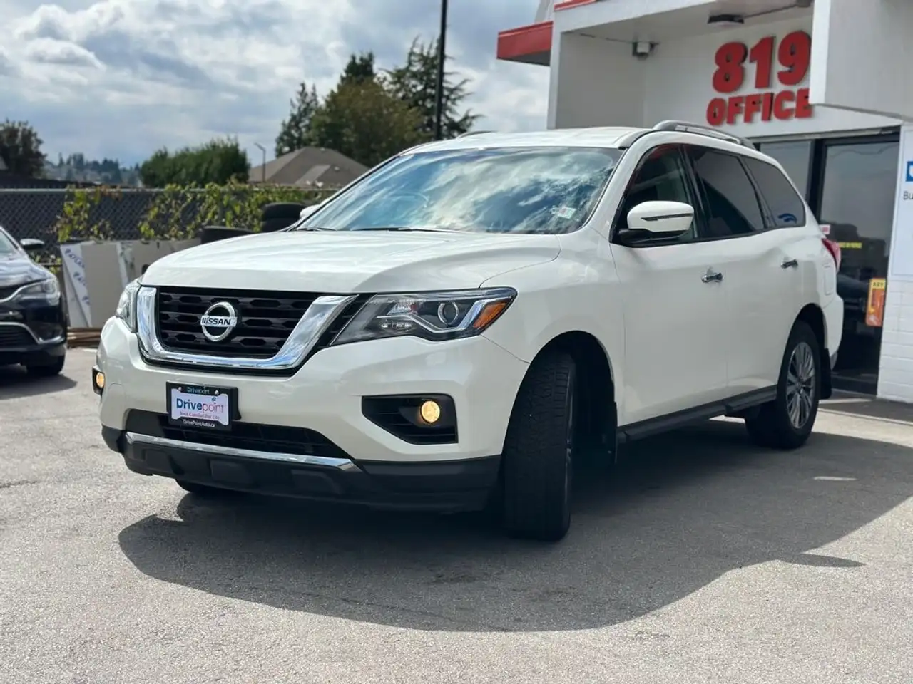 Nissan Pathfinder снимка Nissan Pathfinder