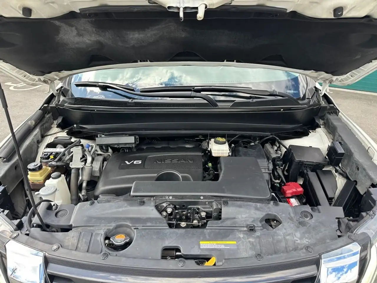 Nissan Pathfinder снимка Nissan Pathfinder