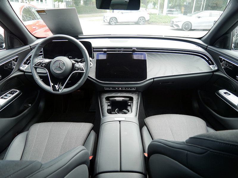 Mercedes-Benz E 200 4M , AVANTGARDE 360 AHK DISTR KAMERA SPUR — photo 9