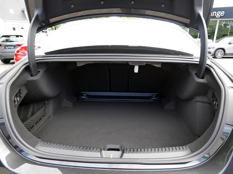 Mercedes-Benz E 200 4M , AVANTGARDE 360 AHK DISTR KAMERA SPUR — photo 12