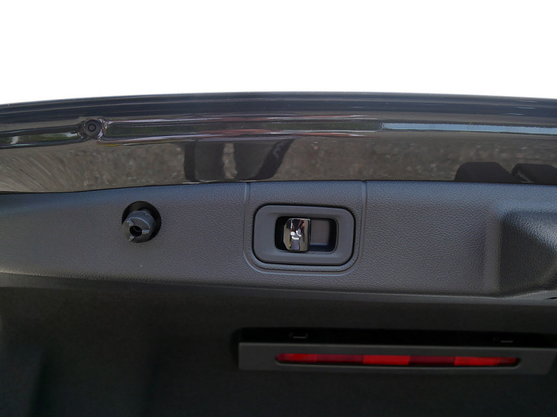 Mercedes-Benz E 200 4M , AVANTGARDE 360 AHK DISTR KAMERA SPUR — photo 13