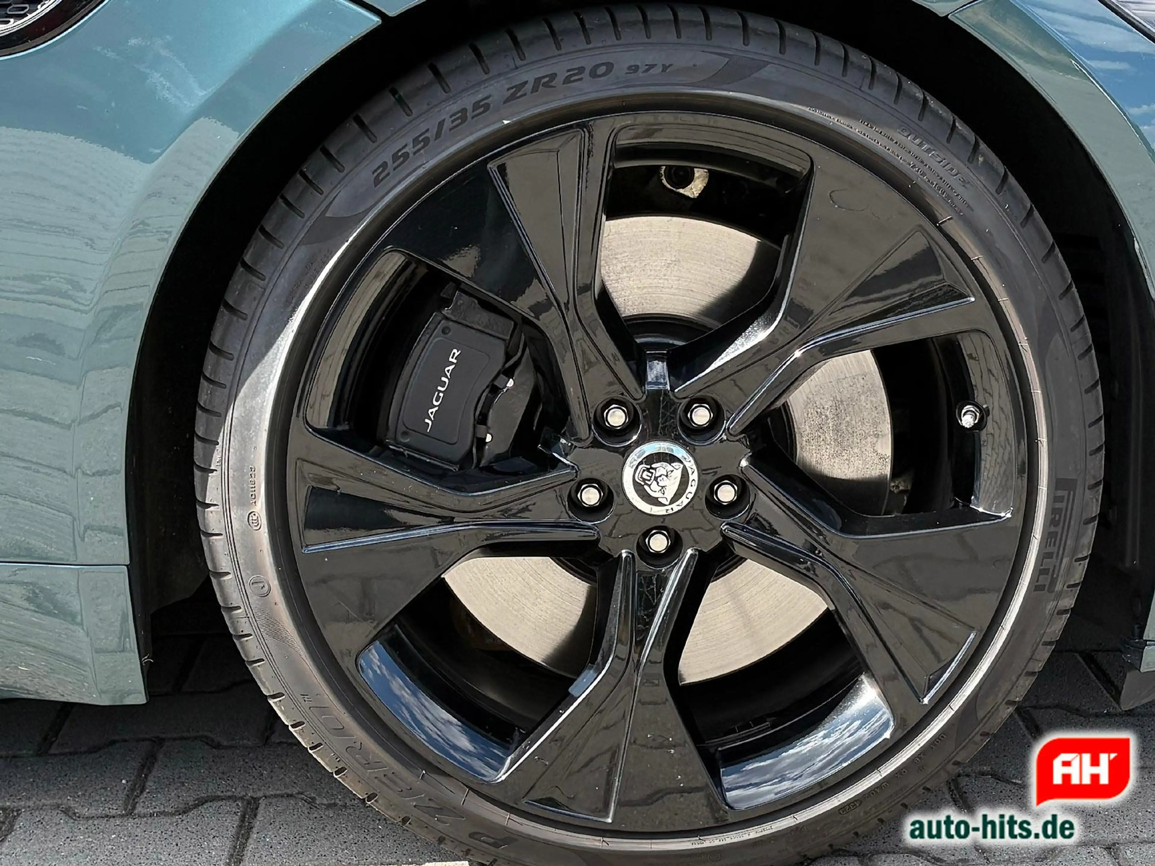 Jaguar F-Type P450 AWD Sondermodell 75 Jahre 1. Hand — photo 14