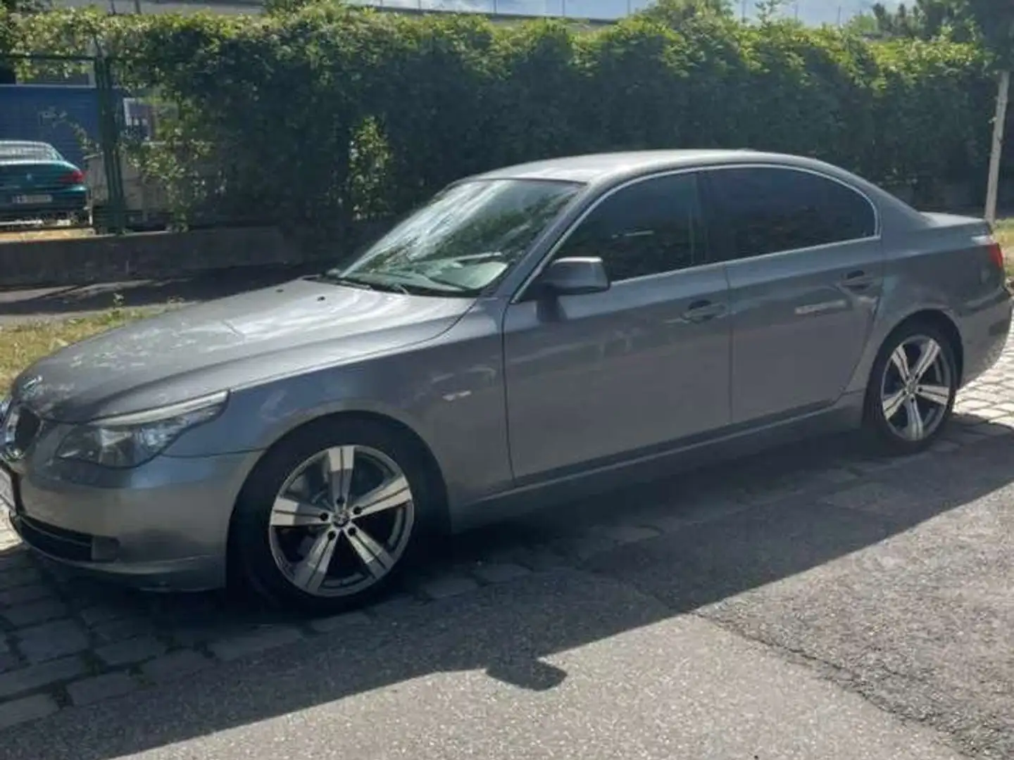 BMW 525 525d Aut. Grau - 1