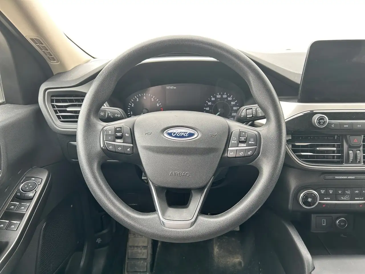 Ford Escape снимка Ford Escape