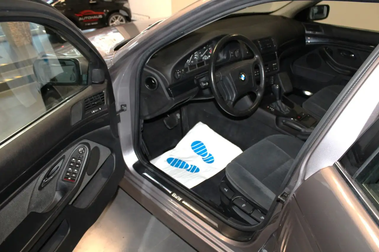 BMW 520 i 1.Hand, foto 9